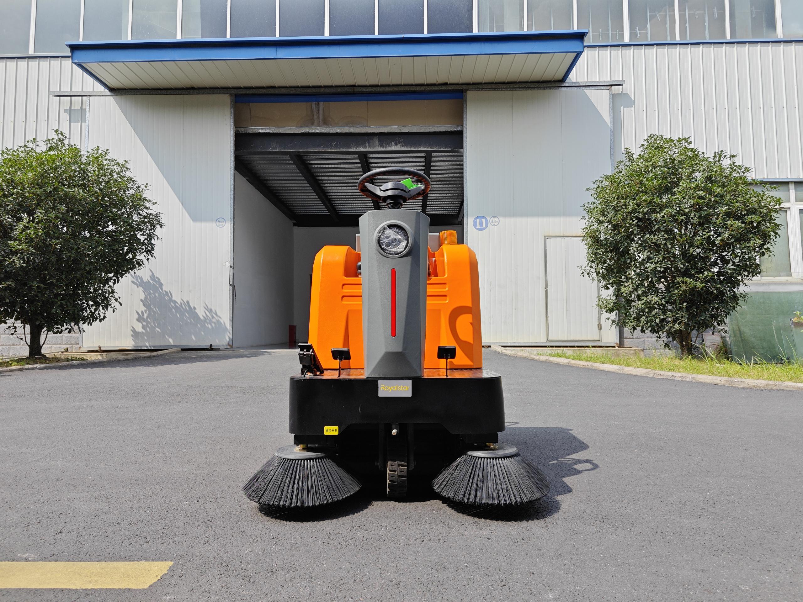 公園使用電動(dòng)清掃車